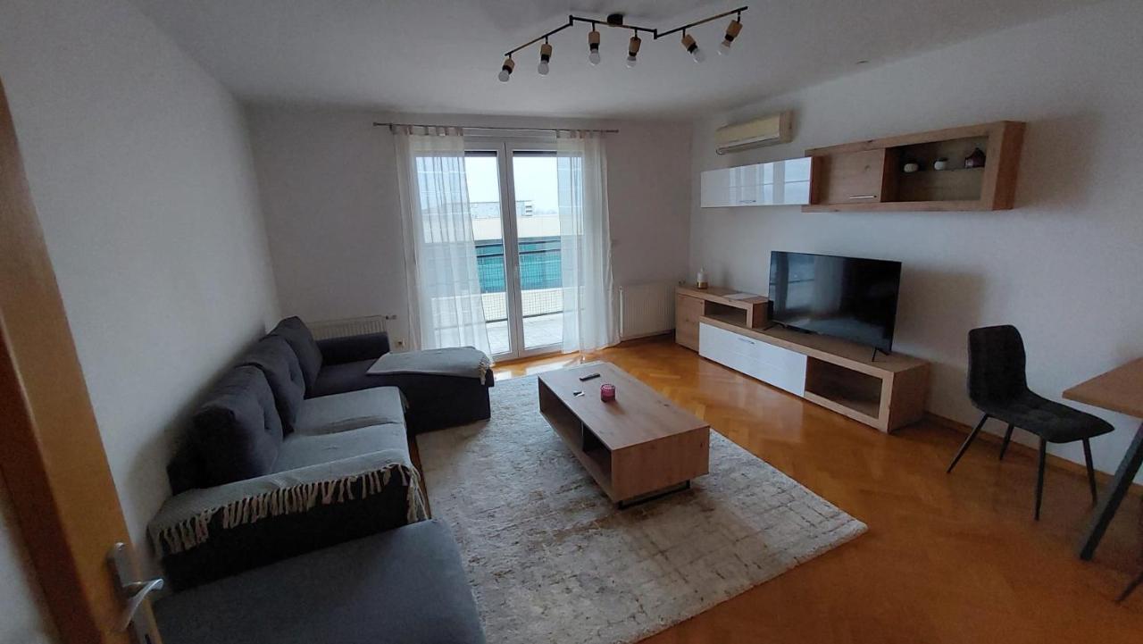 Med Man Apartmani Slavonski Brod Ngoại thất bức ảnh